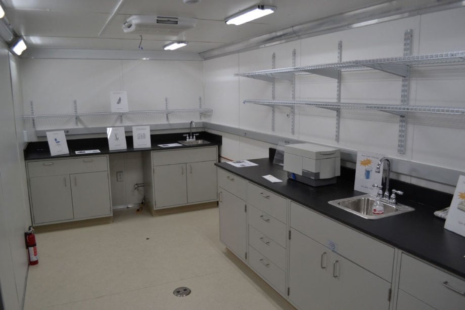 Fundermax's Max Resistance2 panels with lab work surfaces application.