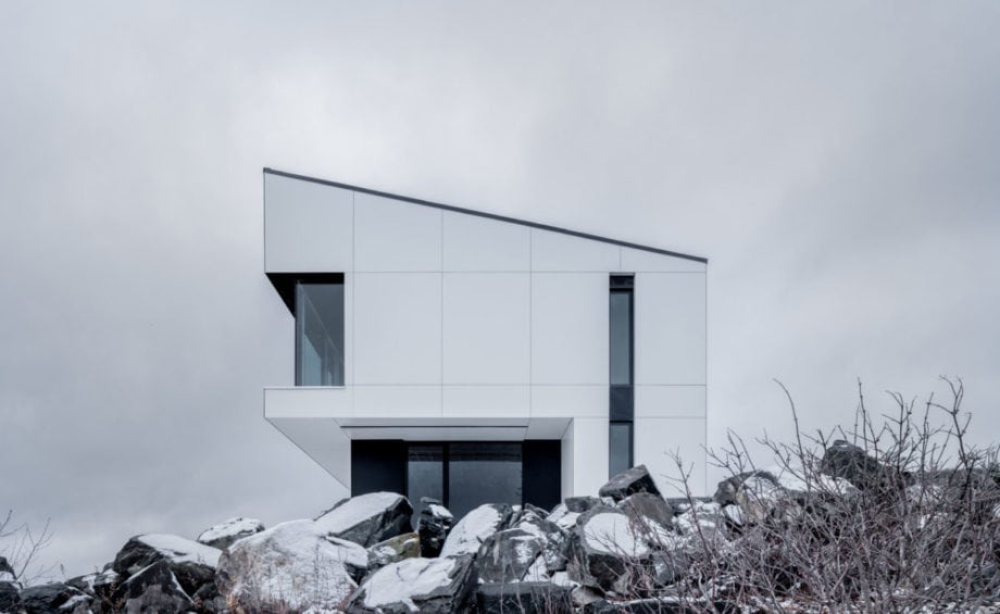 Max Compact Exterior panels with modulo fastening system from Fundermax for the Shift Residential House in Canada