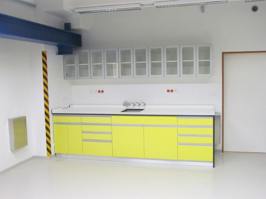 CVŘ Research Center with Max Resistance 2 lab work surface from Fundermax