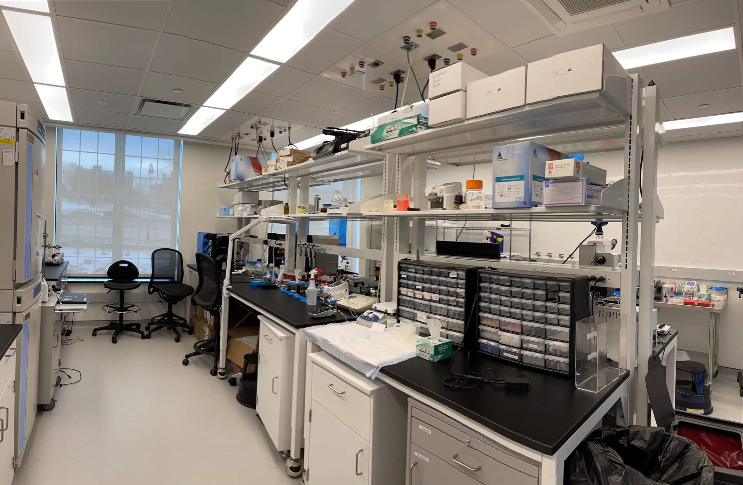 United Therapeutics Organ Manufacturing Group using Max Resistance 2 laboratory work surfaces from Fundermax